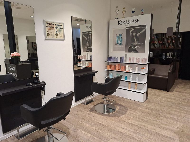 Salon Alessandra Lollobrigida im Loom